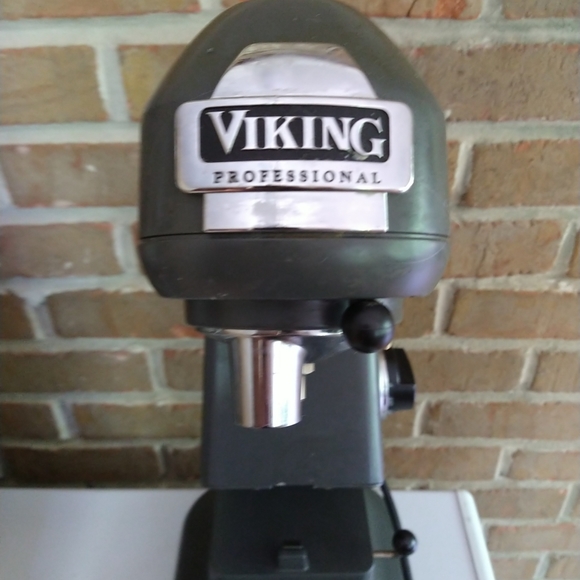 Viking Kitchen Viking Professional Vsm 7 Qt 00 Watt Mixer With 11